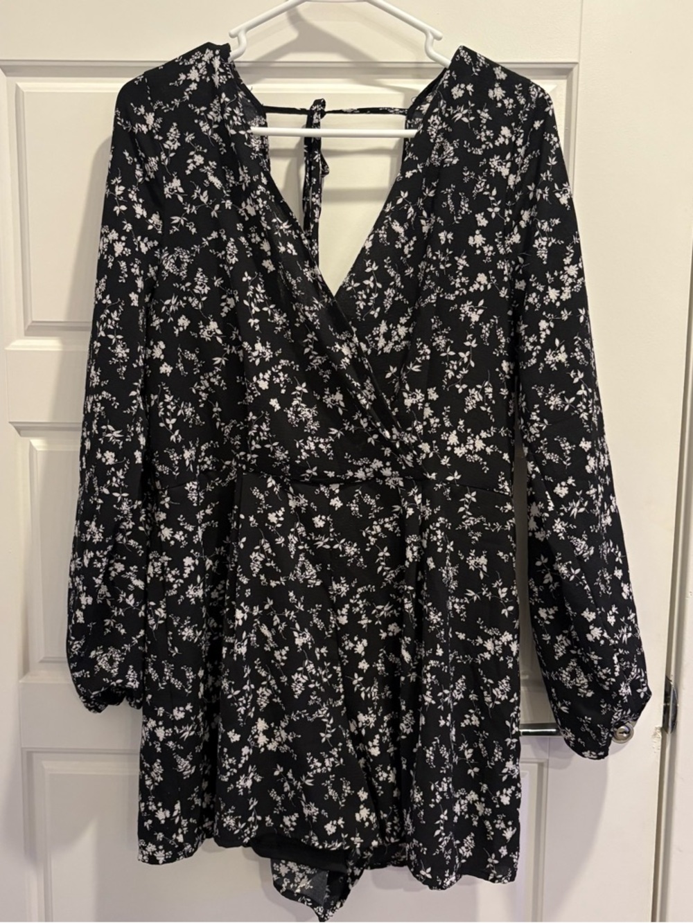 Trixxi Black Floral Romper XL Long Sleeve Surplice Lined Zip Back